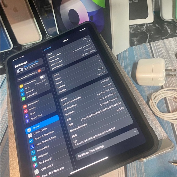 APPLE iPad Air 4th Generation with WI-FI & Cellular - Picture 5 of 9